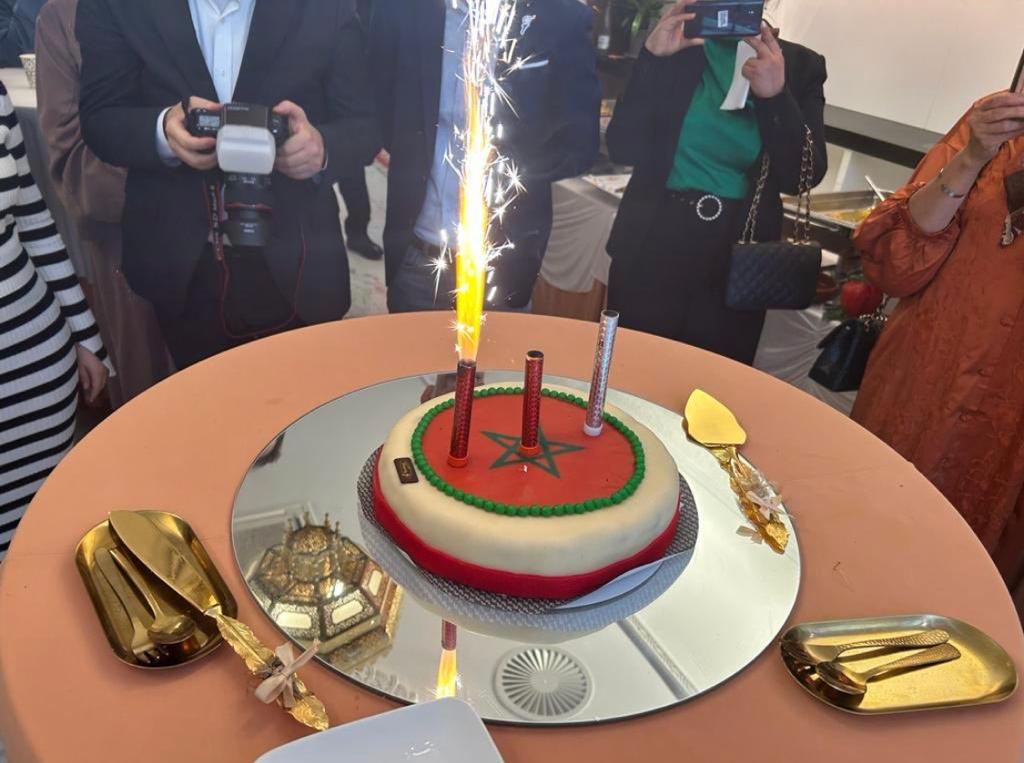 القنصل العام السيد سليم لحجمرى يحتفل بعيد المجيد مع الجالية المغربية بأمستردام